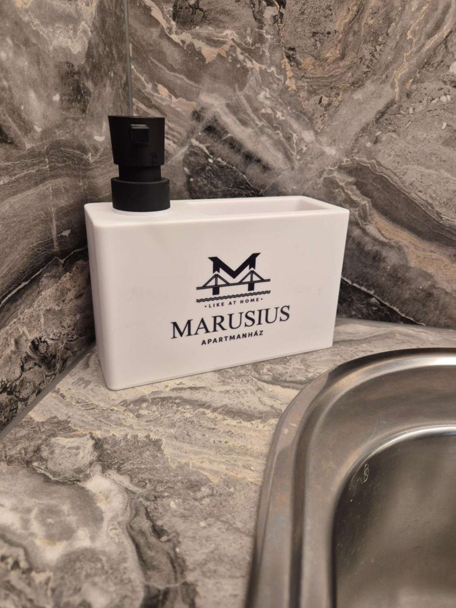 Marusius Apartmanhaz Makó Exteriér fotografie